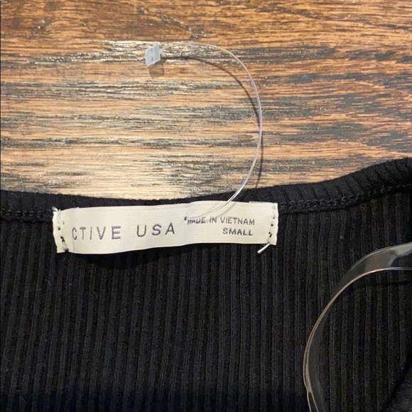 Button up crop top! - Picture 3 of 3